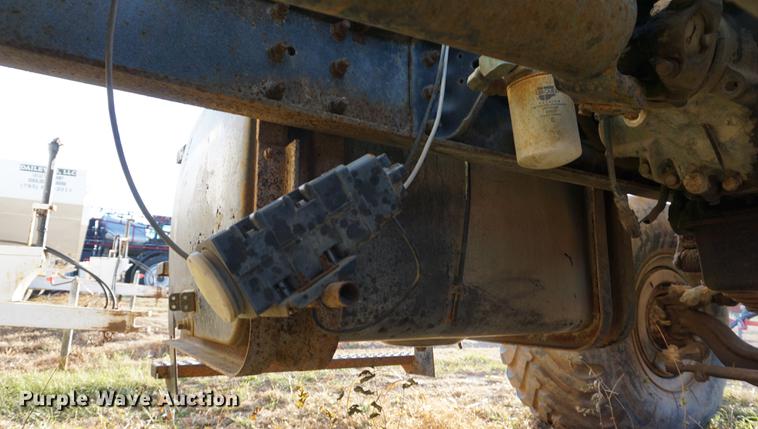 image for item DB0301 1992 Ford L8000 applicator truck