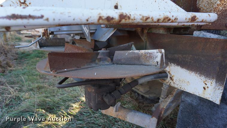 image for item DB0301 1992 Ford L8000 applicator truck