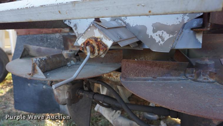 image for item DB0301 1992 Ford L8000 applicator truck