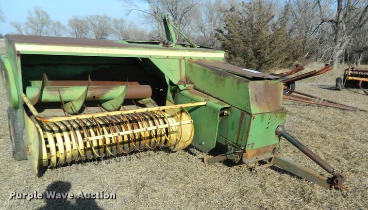 image for item DB6691 John Deere 336 small square baler