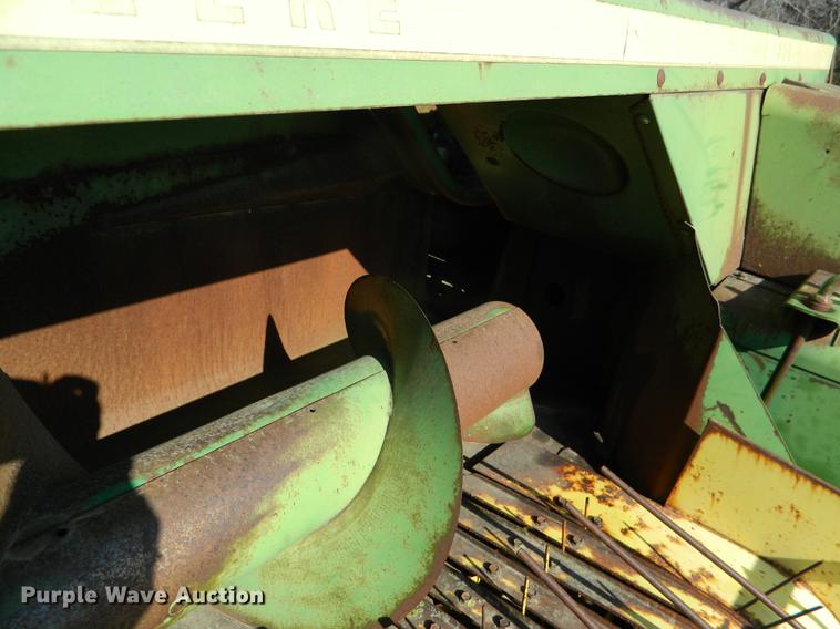 image for item DB6691 John Deere 336 small square baler