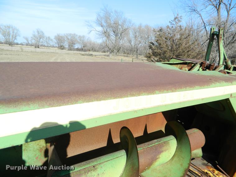 image for item DB6691 John Deere 336 small square baler