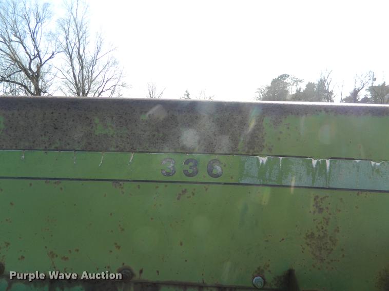 image for item DB6691 John Deere 336 small square baler