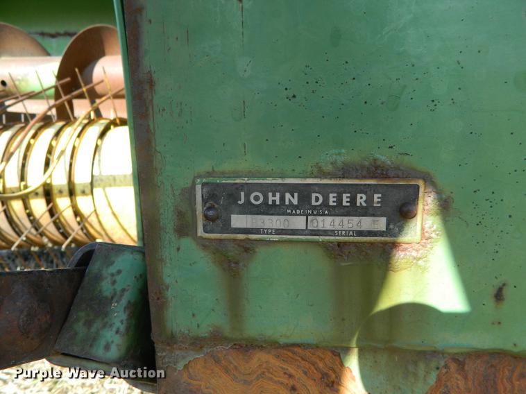 image for item DB6691 John Deere 336 small square baler