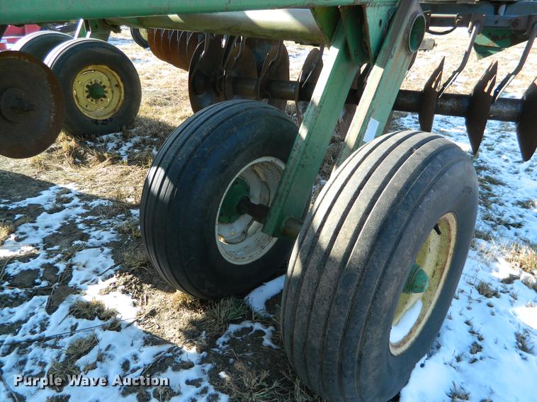 image for item DB6725 John Deere disk