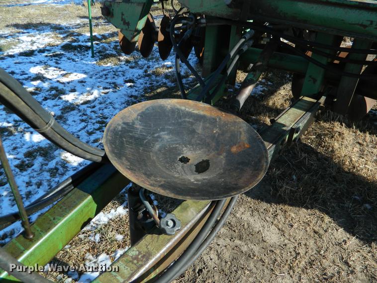 image for item DB6725 John Deere disk