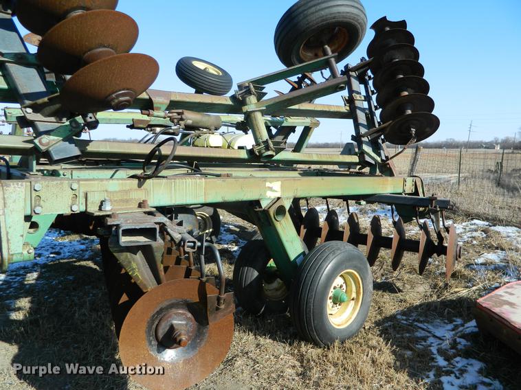 image for item DB6725 John Deere disk