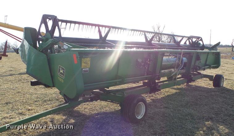 image for item DB7315 1995 John Deere 925 flex head