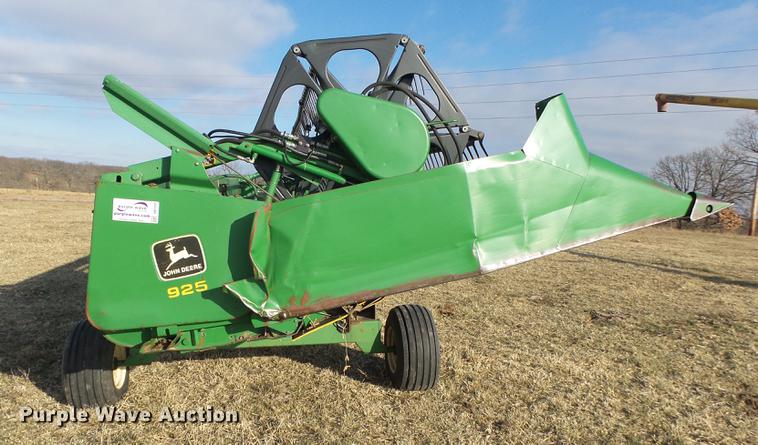 image for item DB7315 1995 John Deere 925 flex head