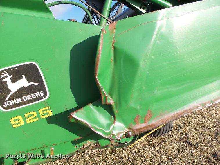 image for item DB7315 1995 John Deere 925 flex head