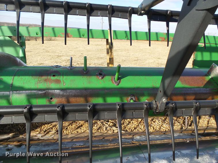 image for item DB7315 1995 John Deere 925 flex head