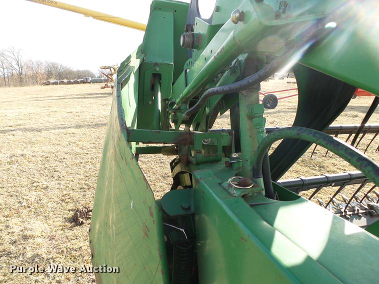 image for item DB7315 1995 John Deere 925 flex head