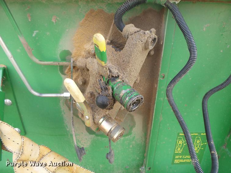image for item DB7315 1995 John Deere 925 flex head