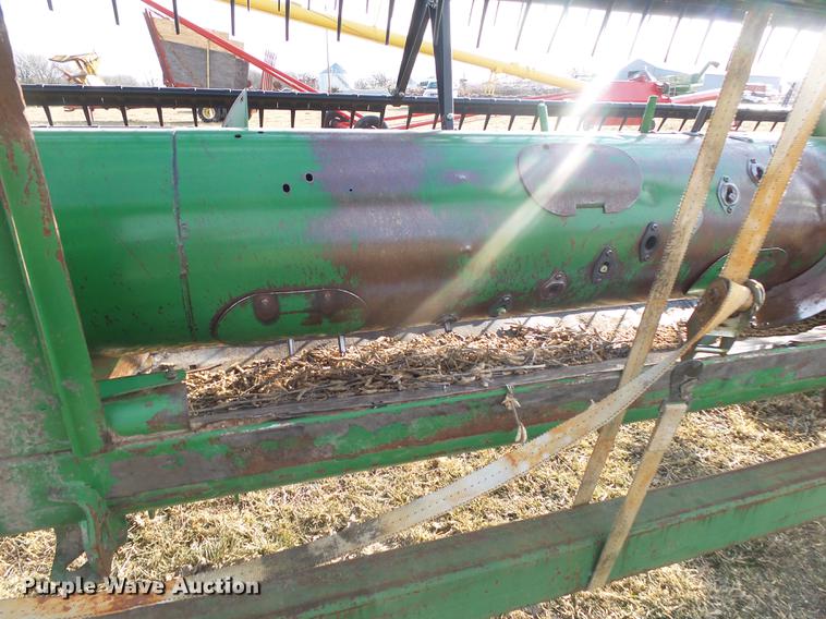 image for item DB7315 1995 John Deere 925 flex head