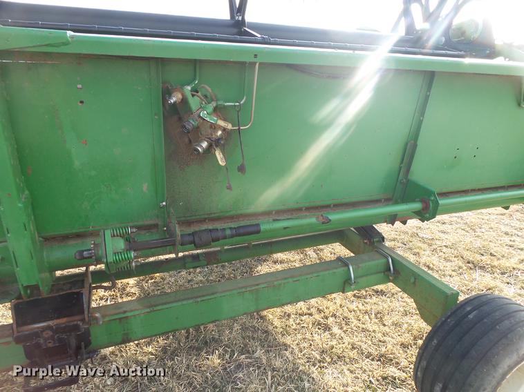 image for item DB7315 1995 John Deere 925 flex head