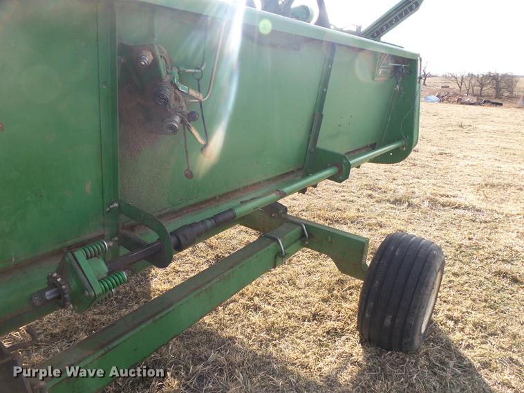 image for item DB7315 1995 John Deere 925 flex head