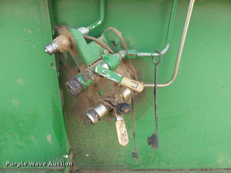 image for item DB7315 1995 John Deere 925 flex head