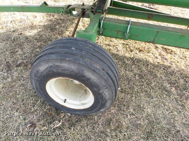 image for item DB7315 1995 John Deere 925 flex head