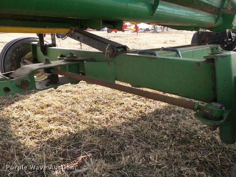 image for item DB7315 1995 John Deere 925 flex head