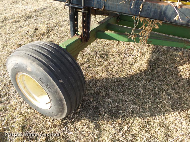 image for item DB7315 1995 John Deere 925 flex head