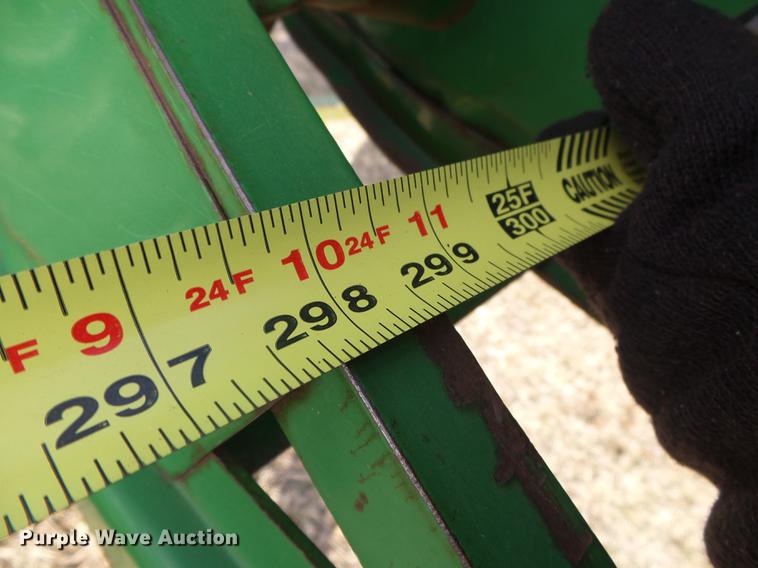 image for item DB7315 1995 John Deere 925 flex head