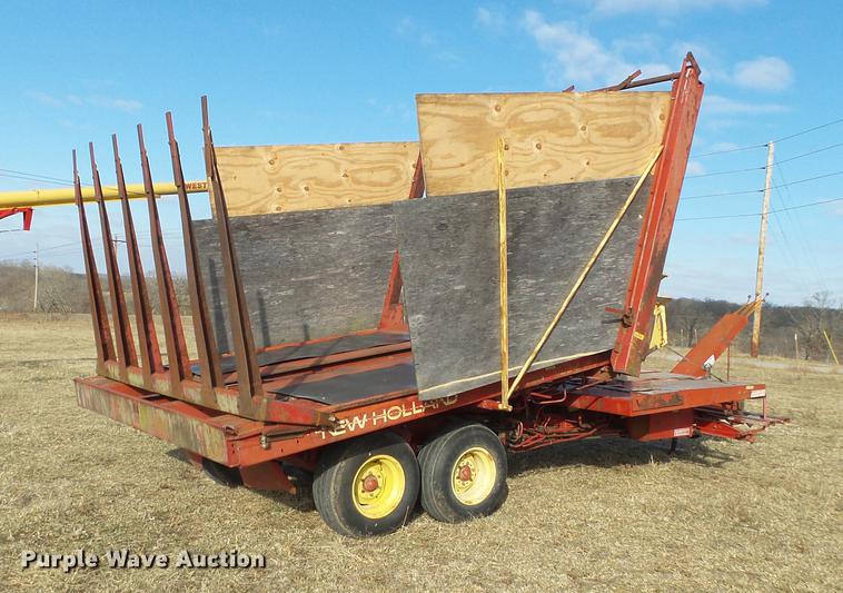 image for item DB7317 New Holland Stackliner 1034 bale stacker