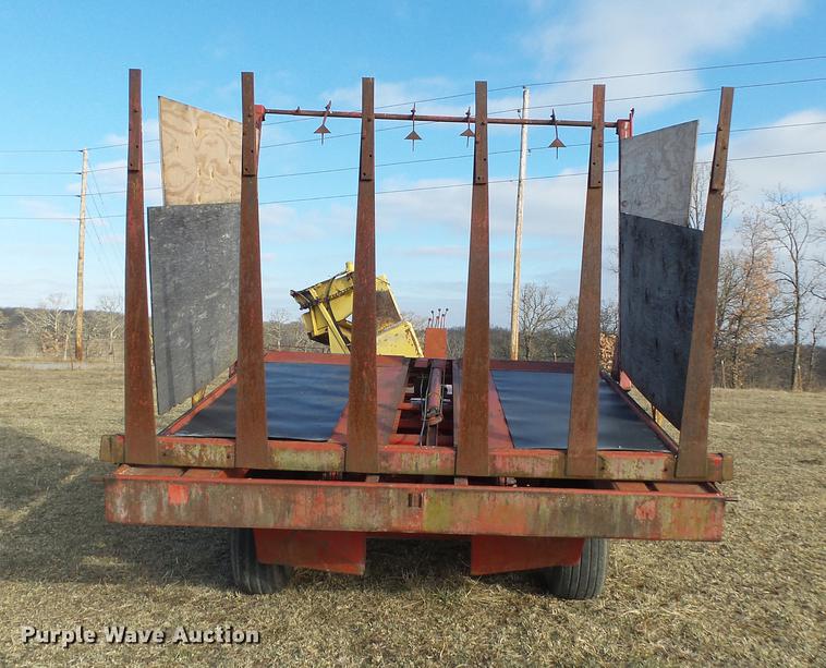 image for item DB7317 New Holland Stackliner 1034 bale stacker