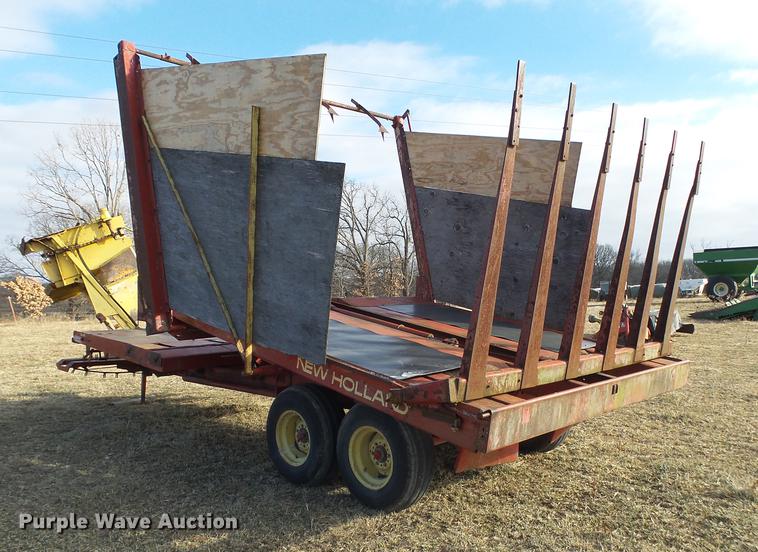 image for item DB7317 New Holland Stackliner 1034 bale stacker