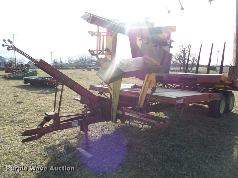 image for item DB7317 New Holland Stackliner 1034 bale stacker