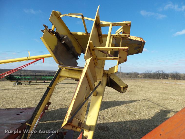 image for item DB7317 New Holland Stackliner 1034 bale stacker