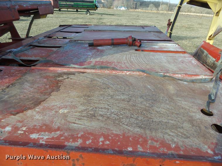 image for item DB7317 New Holland Stackliner 1034 bale stacker