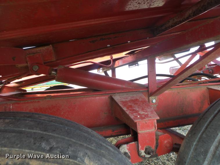 image for item DB7317 New Holland Stackliner 1034 bale stacker