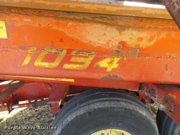 image for item DB7317 New Holland Stackliner 1034 bale stacker