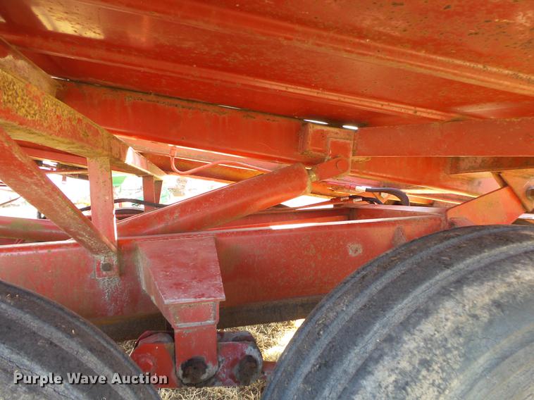 image for item DB7317 New Holland Stackliner 1034 bale stacker