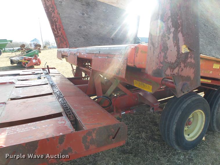 image for item DB7317 New Holland Stackliner 1034 bale stacker