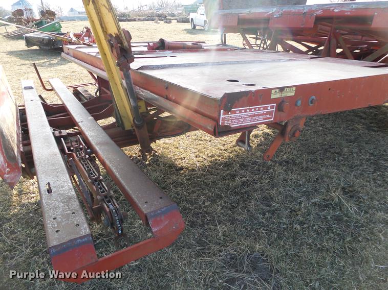 image for item DB7317 New Holland Stackliner 1034 bale stacker