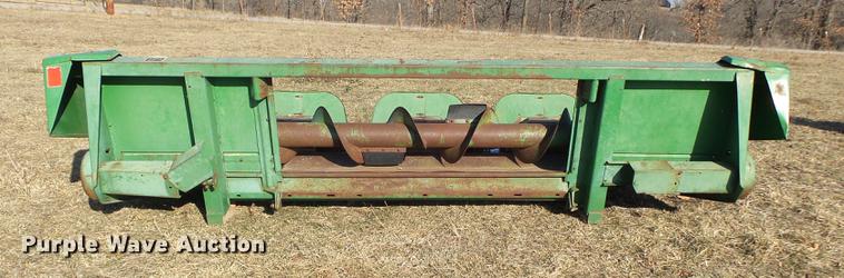 image for item DB7319 John Deere 444 corn head