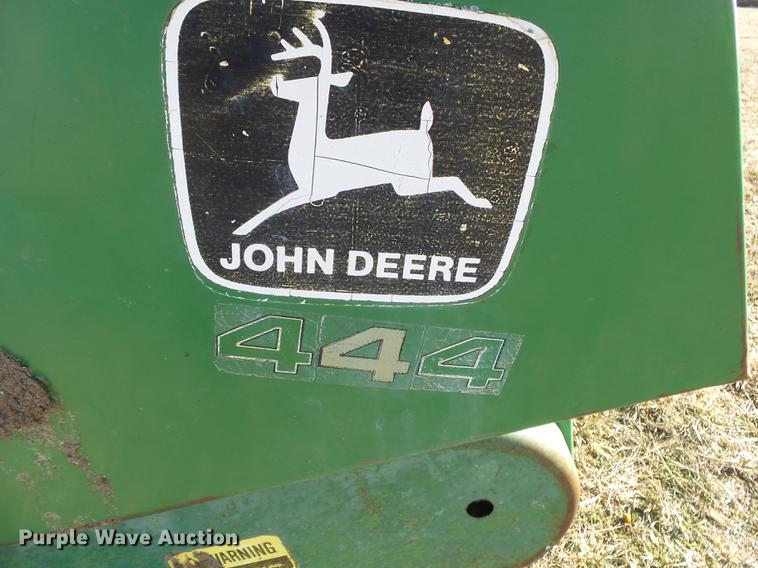 image for item DB7319 John Deere 444 corn head