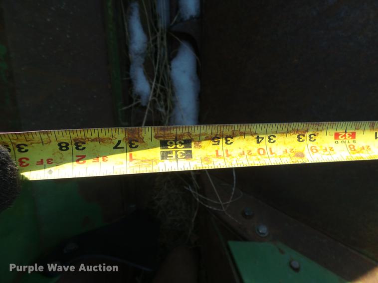 image for item DB7319 John Deere 444 corn head