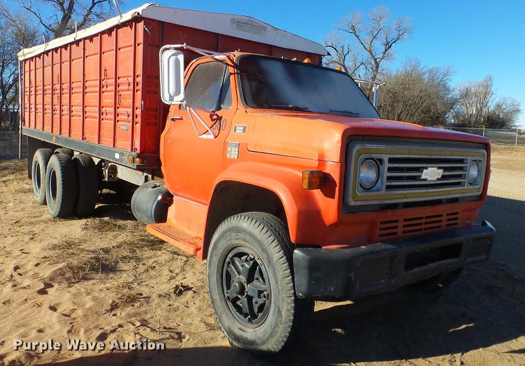 image for item DC0511 1976 Chevrolet C65 grain truck