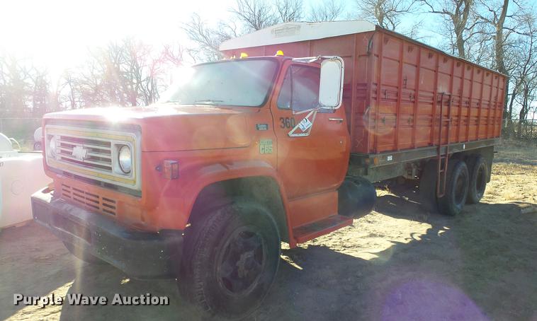 image for item DC0511 1976 Chevrolet C65 grain truck