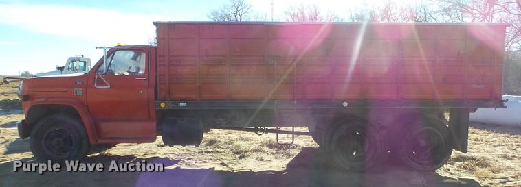 image for item DC0511 1976 Chevrolet C65 grain truck