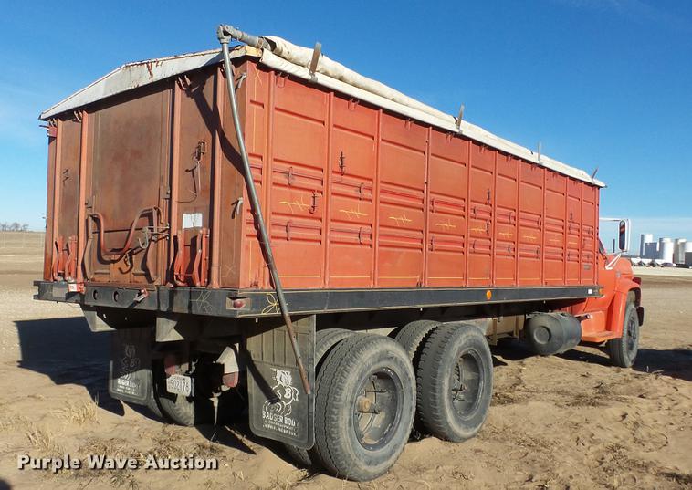 image for item DC0511 1976 Chevrolet C65 grain truck