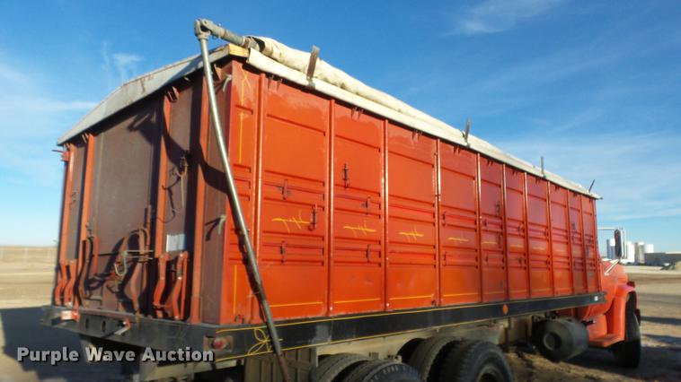 image for item DC0511 1976 Chevrolet C65 grain truck