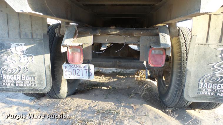 image for item DC0511 1976 Chevrolet C65 grain truck