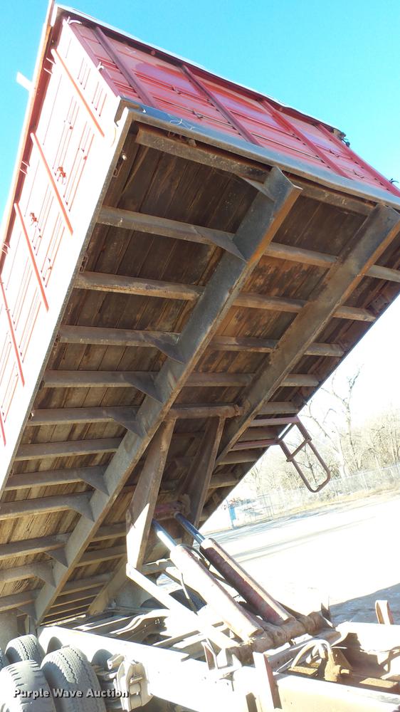 image for item DC0511 1976 Chevrolet C65 grain truck