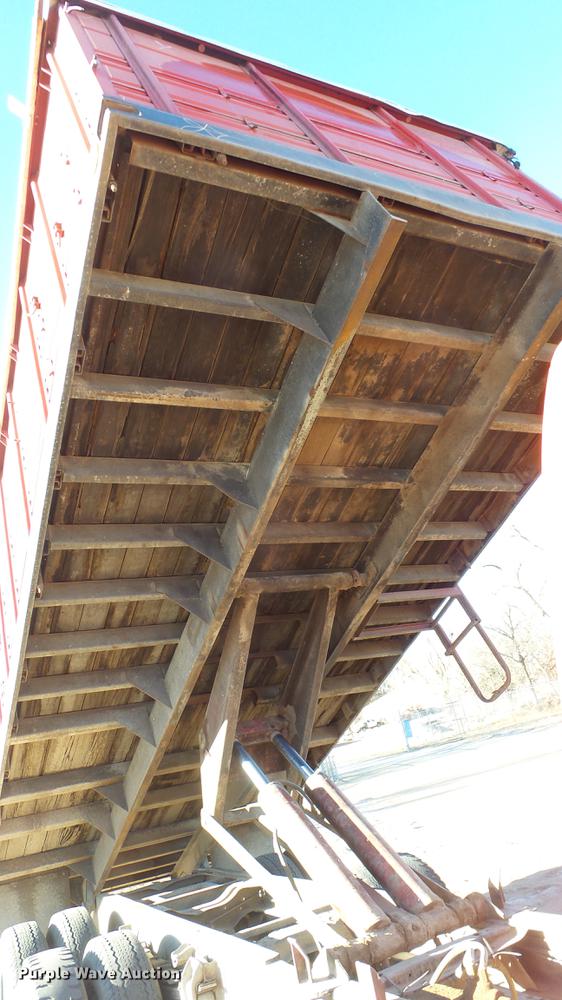 image for item DC0511 1976 Chevrolet C65 grain truck