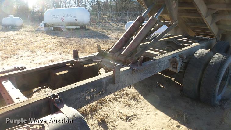 image for item DC0511 1976 Chevrolet C65 grain truck