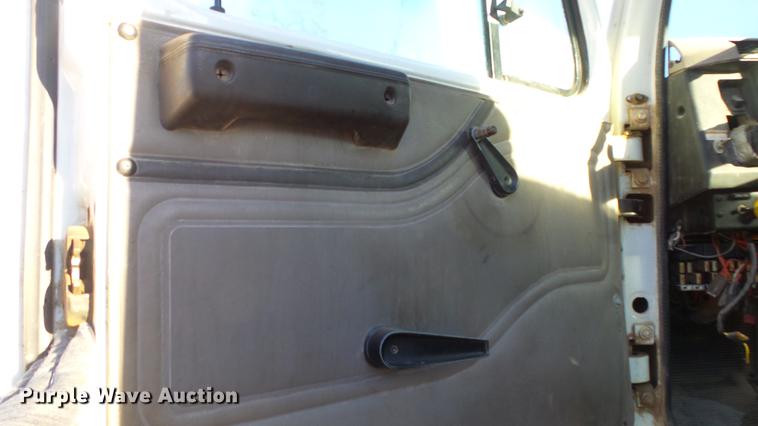 image for item DC0514 2002 International 8100 truck cab and chassis