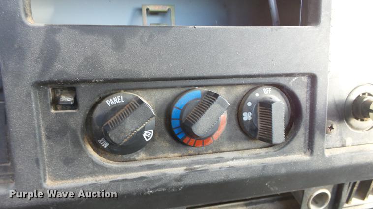 image for item DC0514 2002 International 8100 truck cab and chassis